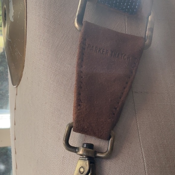 PARKER - THATCH Stylish Platinium Sling Bag - Picture 4 of 10